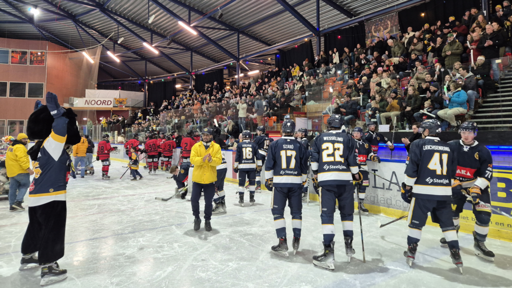 Zoetermeer Panters Eredivisie IJshockey Teddy Bear Toss
